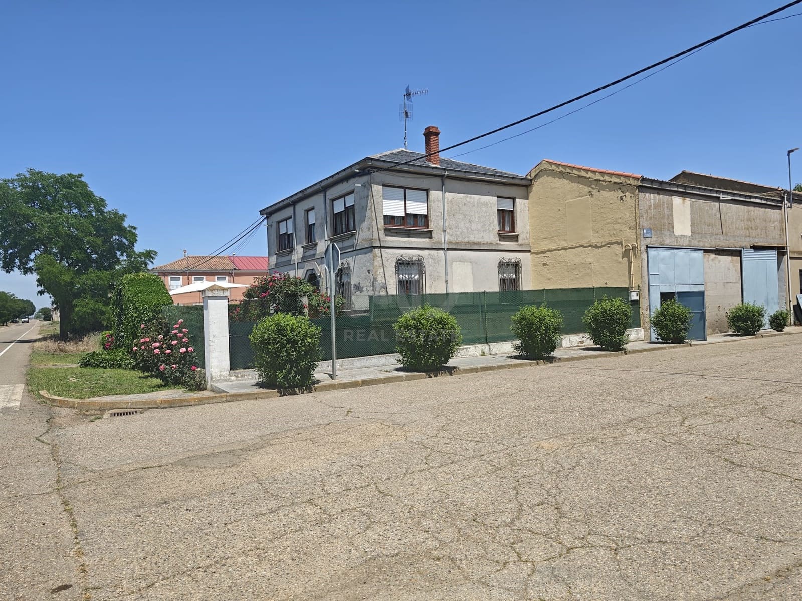 6 Zimmer Haus zu verkaufen in Leon Stadt mit Garage - 139.900 € (Ref: 9991413)