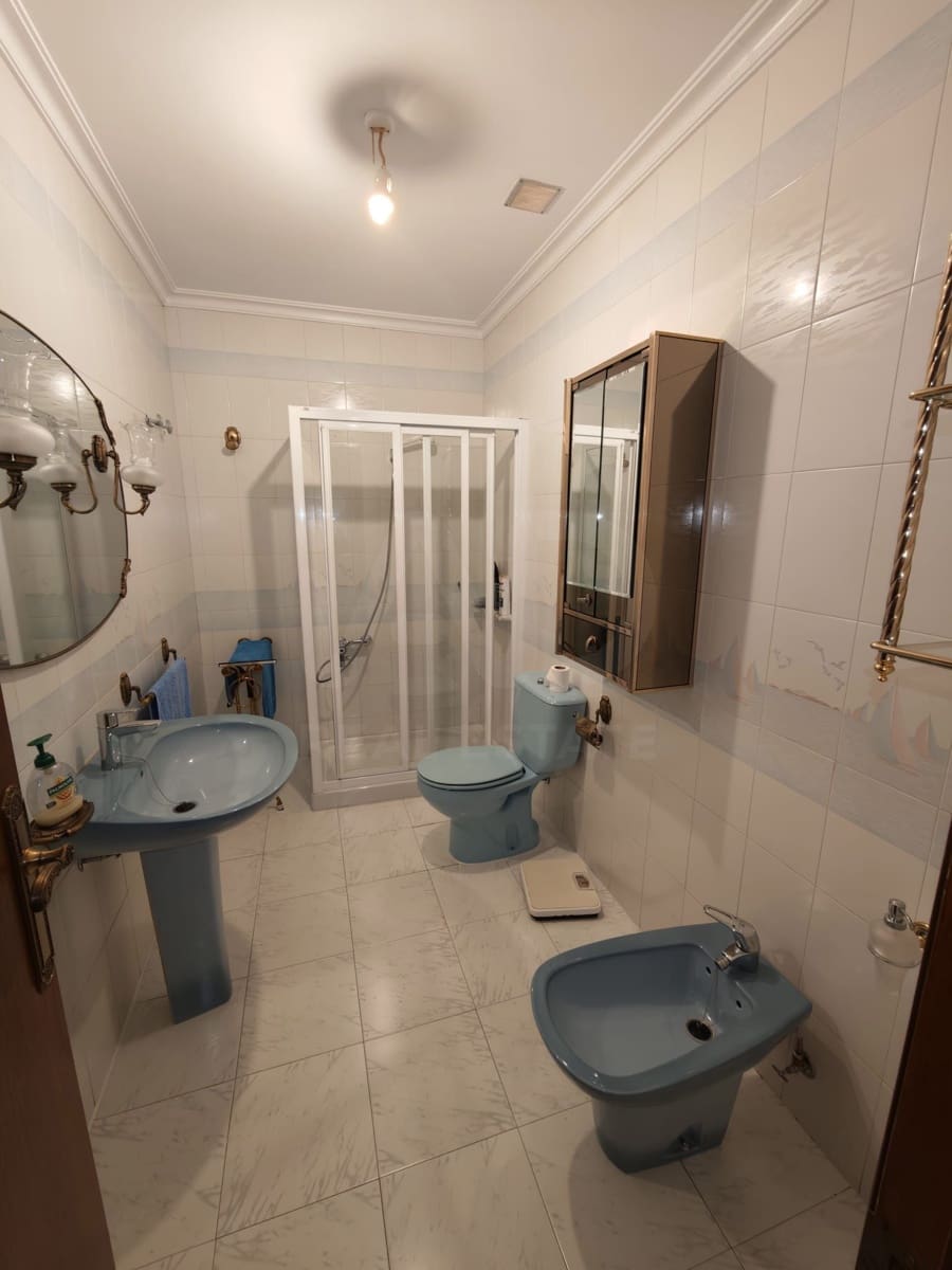 6 sypialnia Dom na sprzedaż w Urdiales del Paramo z garażem - 139 900 € (Ref: 9991413)