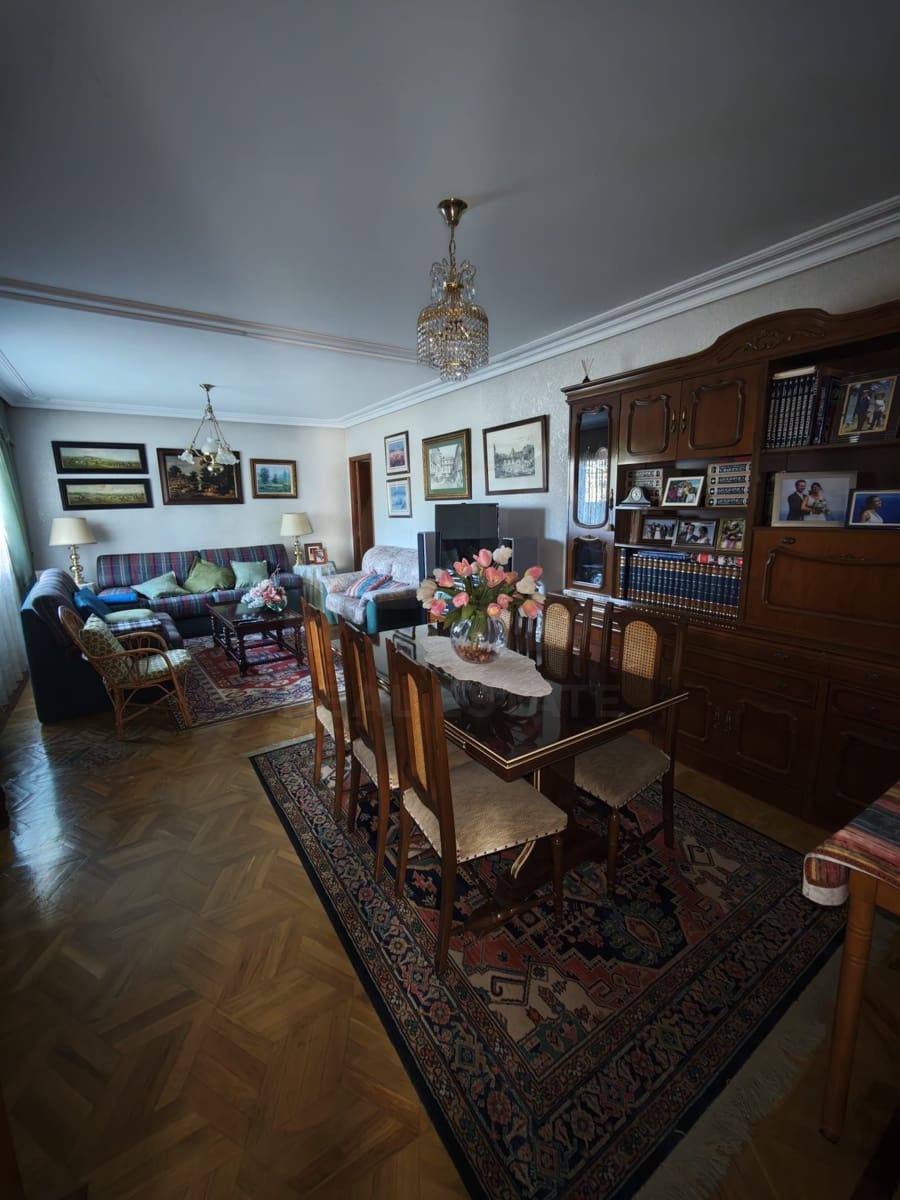 6 sypialnia Dom na sprzedaż w Urdiales del Paramo z garażem - 139 900 € (Ref: 9991413)
