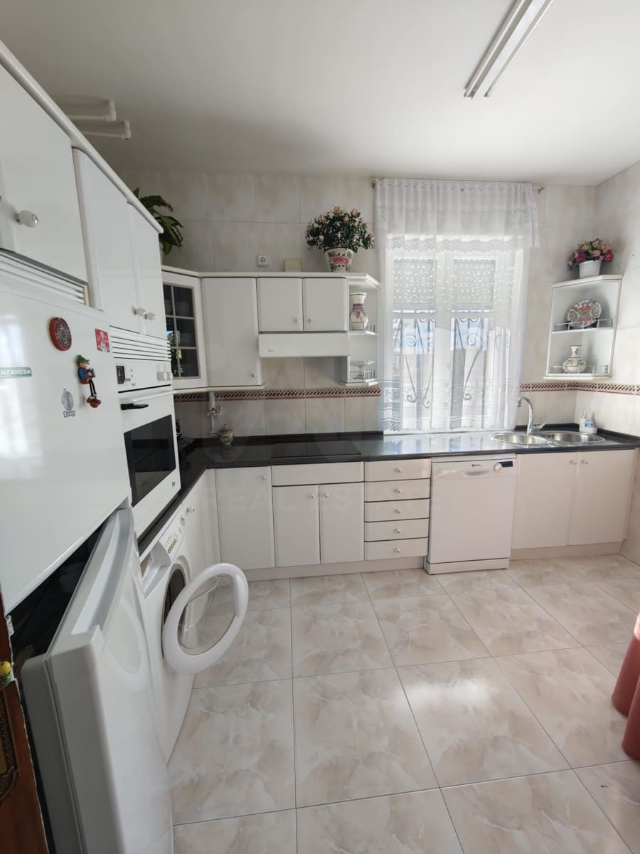 6 sypialnia Dom na sprzedaż w Urdiales del Paramo z garażem - 139 900 € (Ref: 9991413)