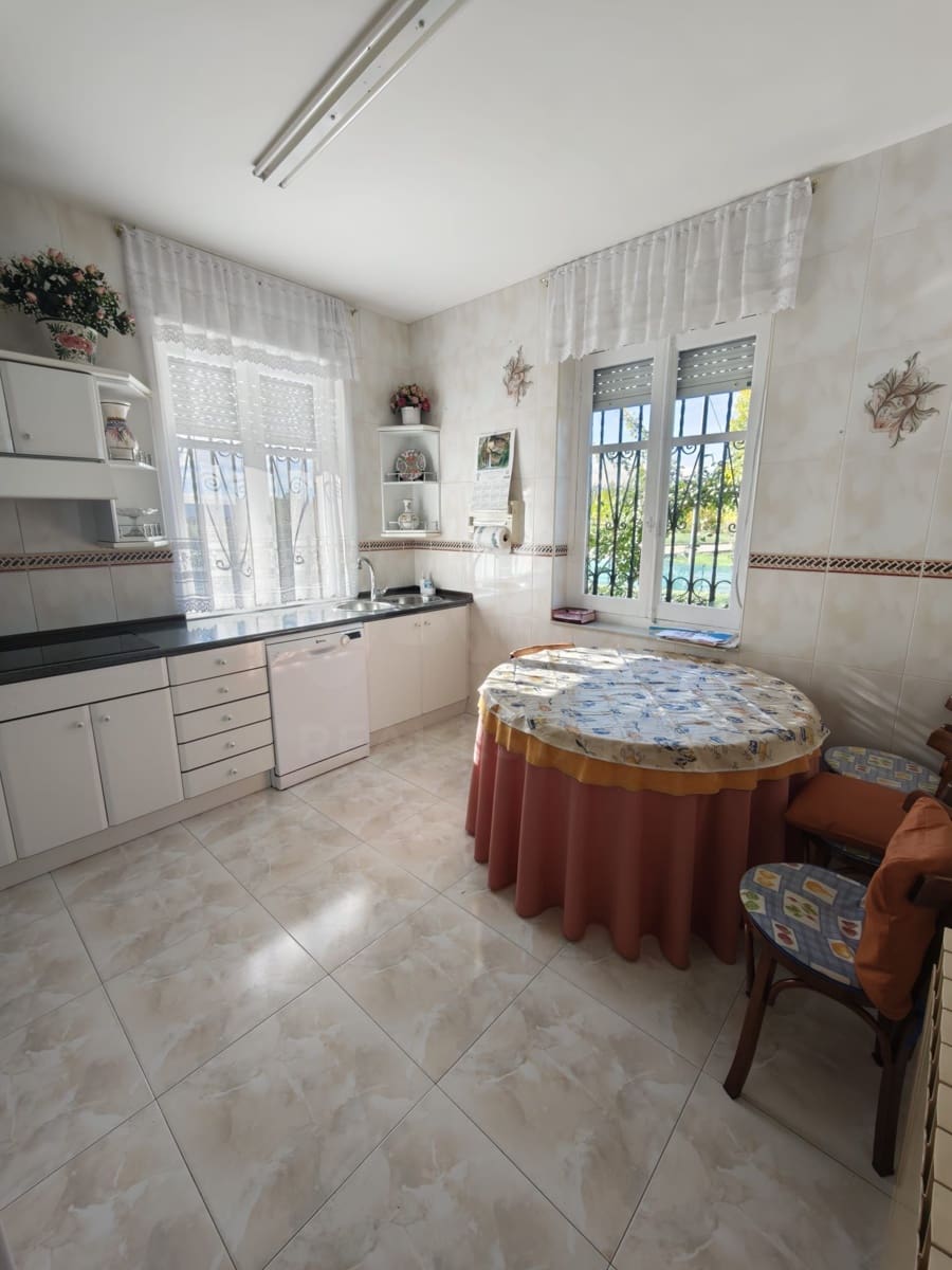 6 sypialnia Dom na sprzedaż w Urdiales del Paramo z garażem - 139 900 € (Ref: 9991413)