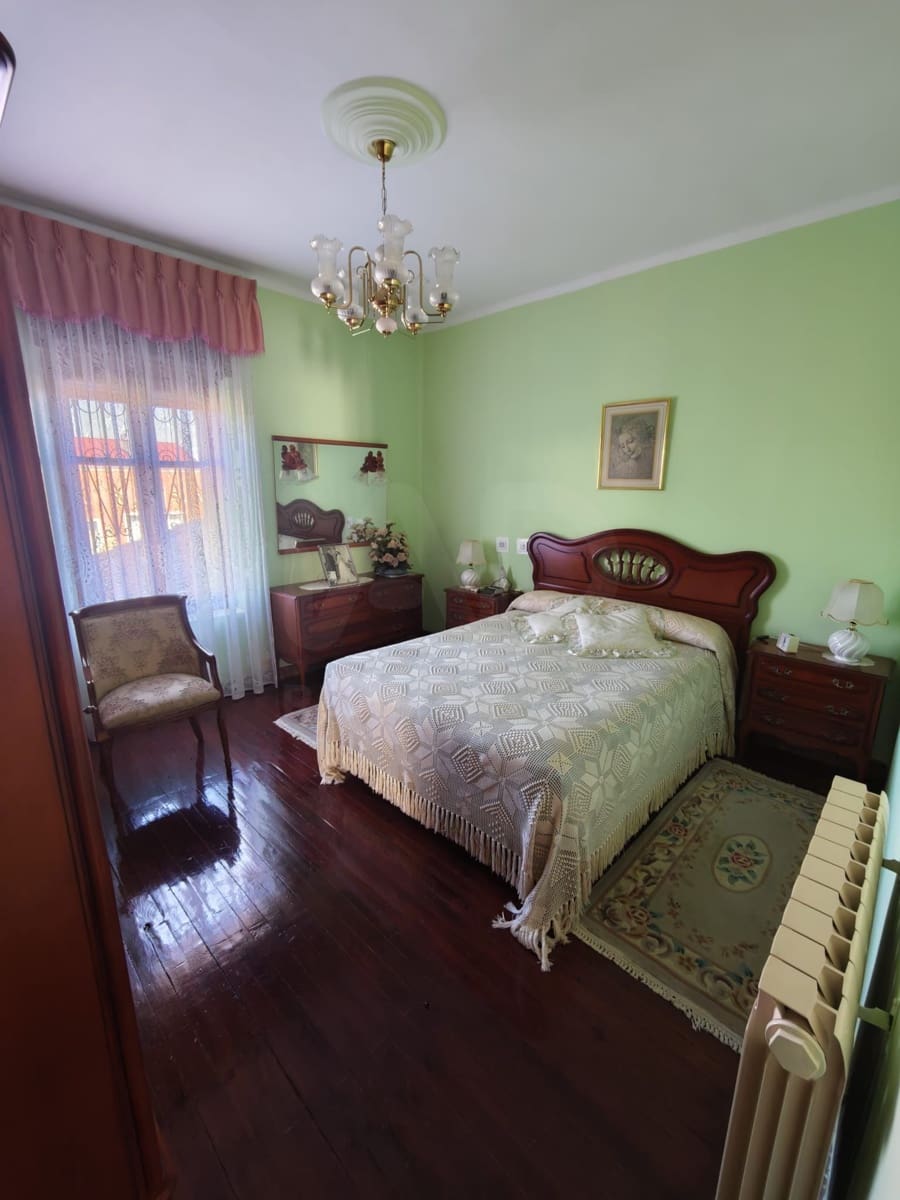 6 sypialnia Dom na sprzedaż w Urdiales del Paramo z garażem - 139 900 € (Ref: 9991413)