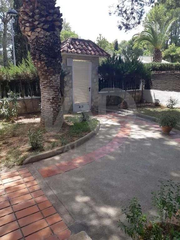 Casa de 5 habitaciones en Calafat en venta - 323.000 € (Ref: 9991417)