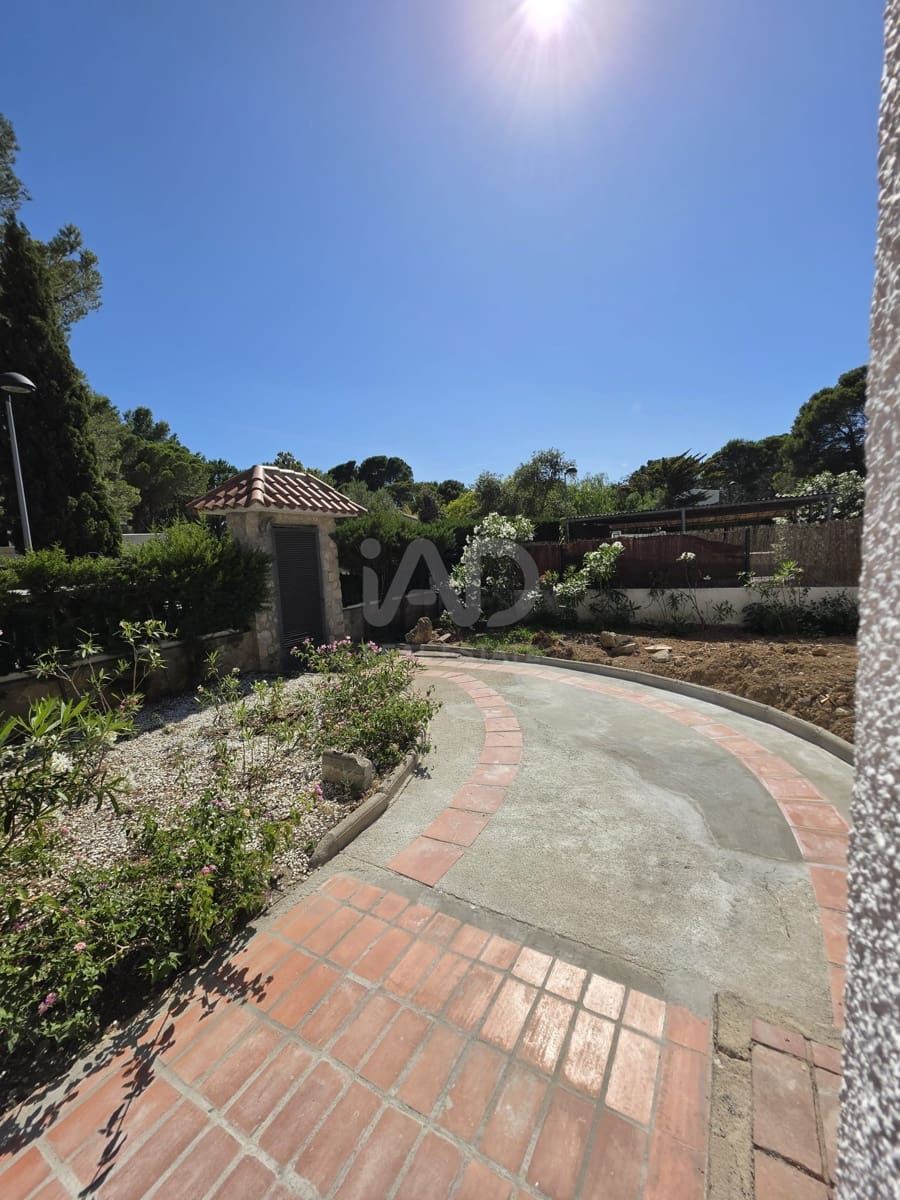 Casa de 5 habitaciones en Calafat en venta - 323.000 € (Ref: 9991417)