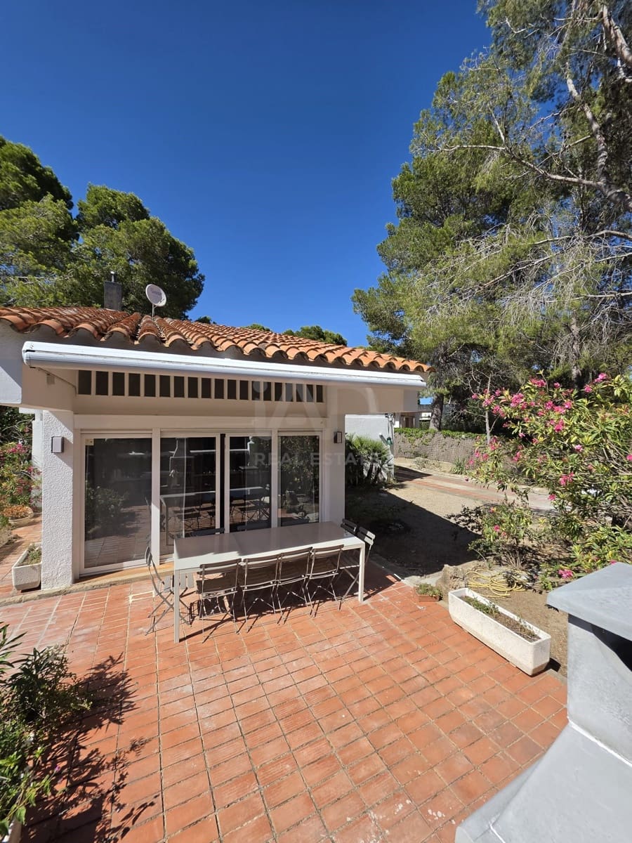 Casa de 5 habitaciones en Calafat en venta - 323.000 € (Ref: 9991417)