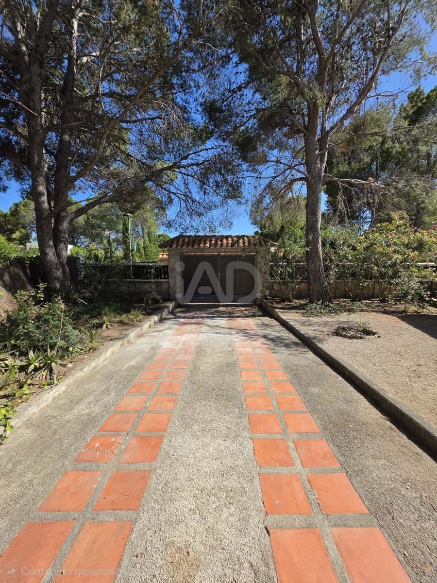 Casa de 5 habitaciones en Calafat en venta - 323.000 € (Ref: 9991417)
