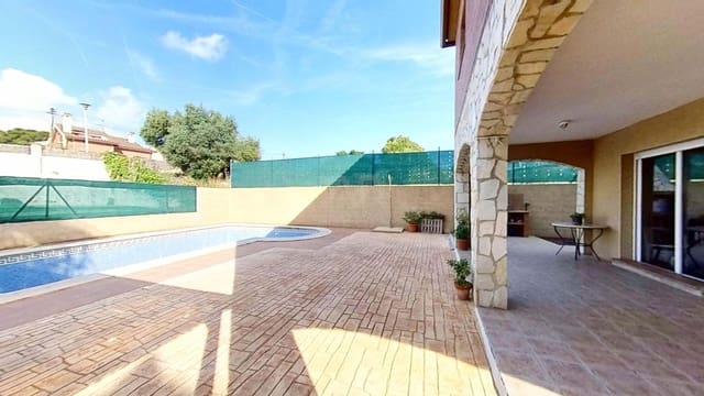4 sovrum Hus till salu i Tarragona stad med pool garage - 399 000 € (Ref: 9991423)
