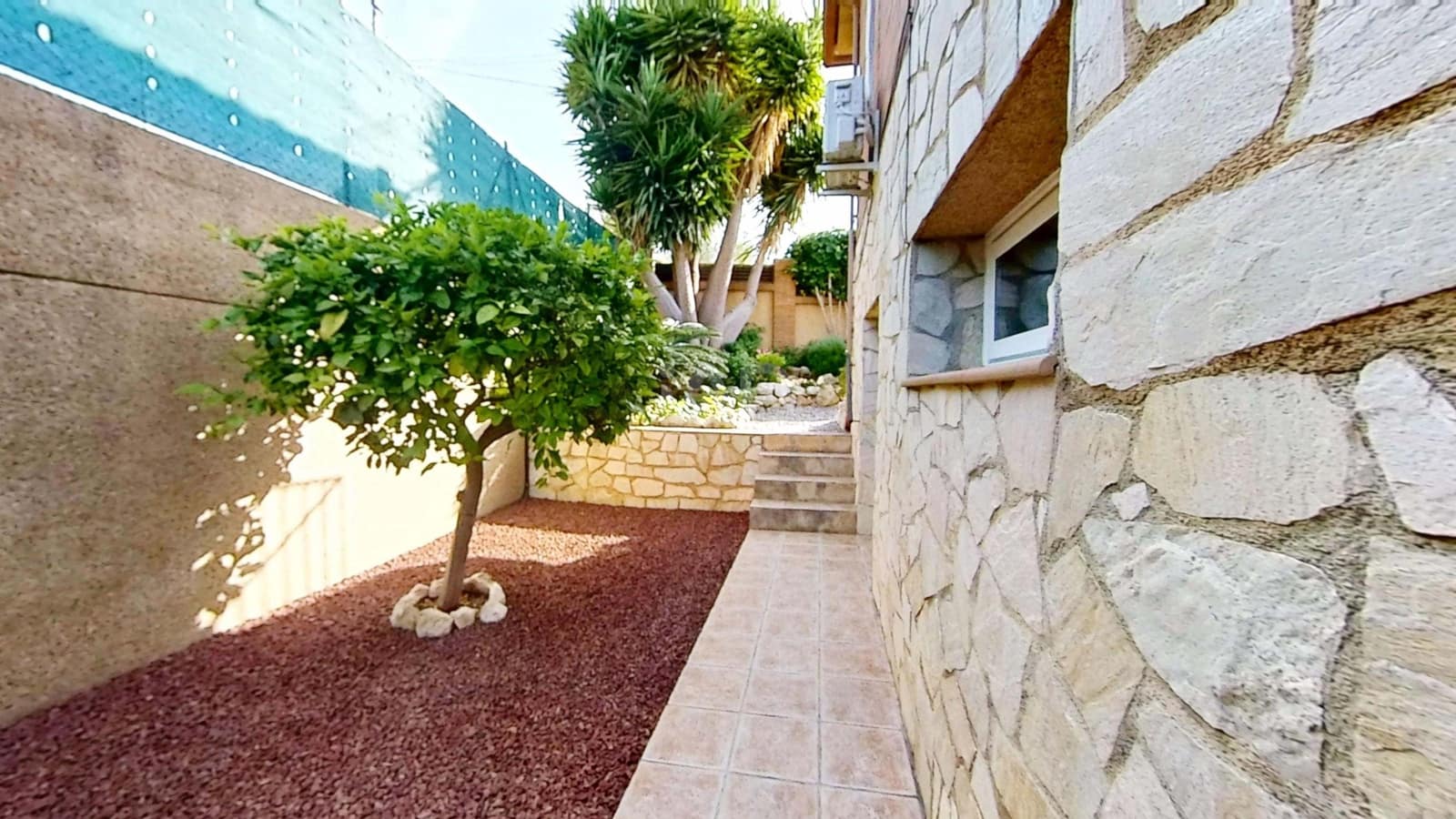 4 sovrum Hus till salu i Tarragona stad med pool garage - 399 000 € (Ref: 9991423)