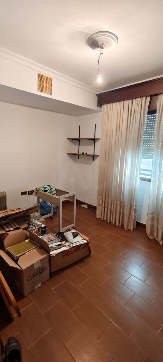 4 slaapkamer Appartement te koop in Sevilla stad - € 118.630 (Ref: 9991426)