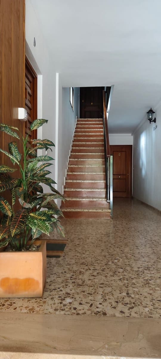 4 slaapkamer Appartement te koop in Sevilla stad - € 118.630 (Ref: 9991426)