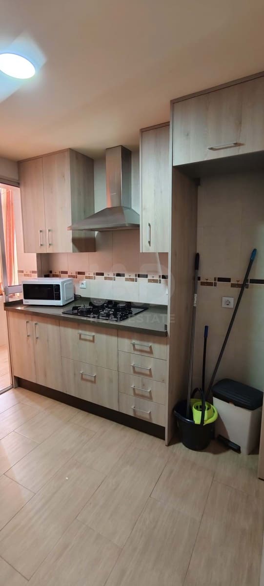 3 slaapkamer Appartement te koop in Sevilla stad - € 137.000 (Ref: 9991429)
