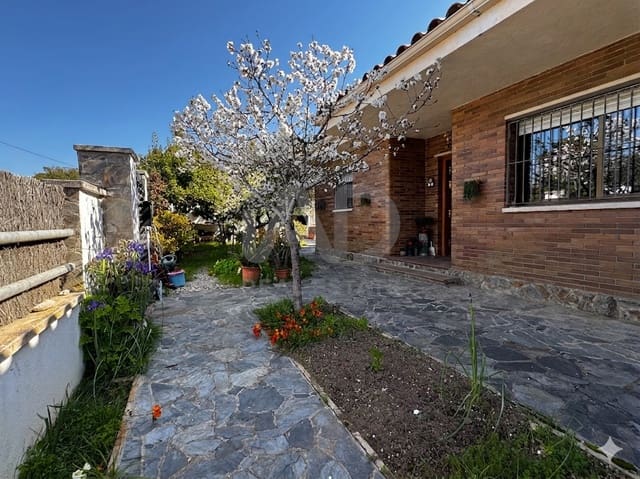 3 soveværelse Villa til salg i Sitges med garage - € 667.000 (Ref: 9991437)