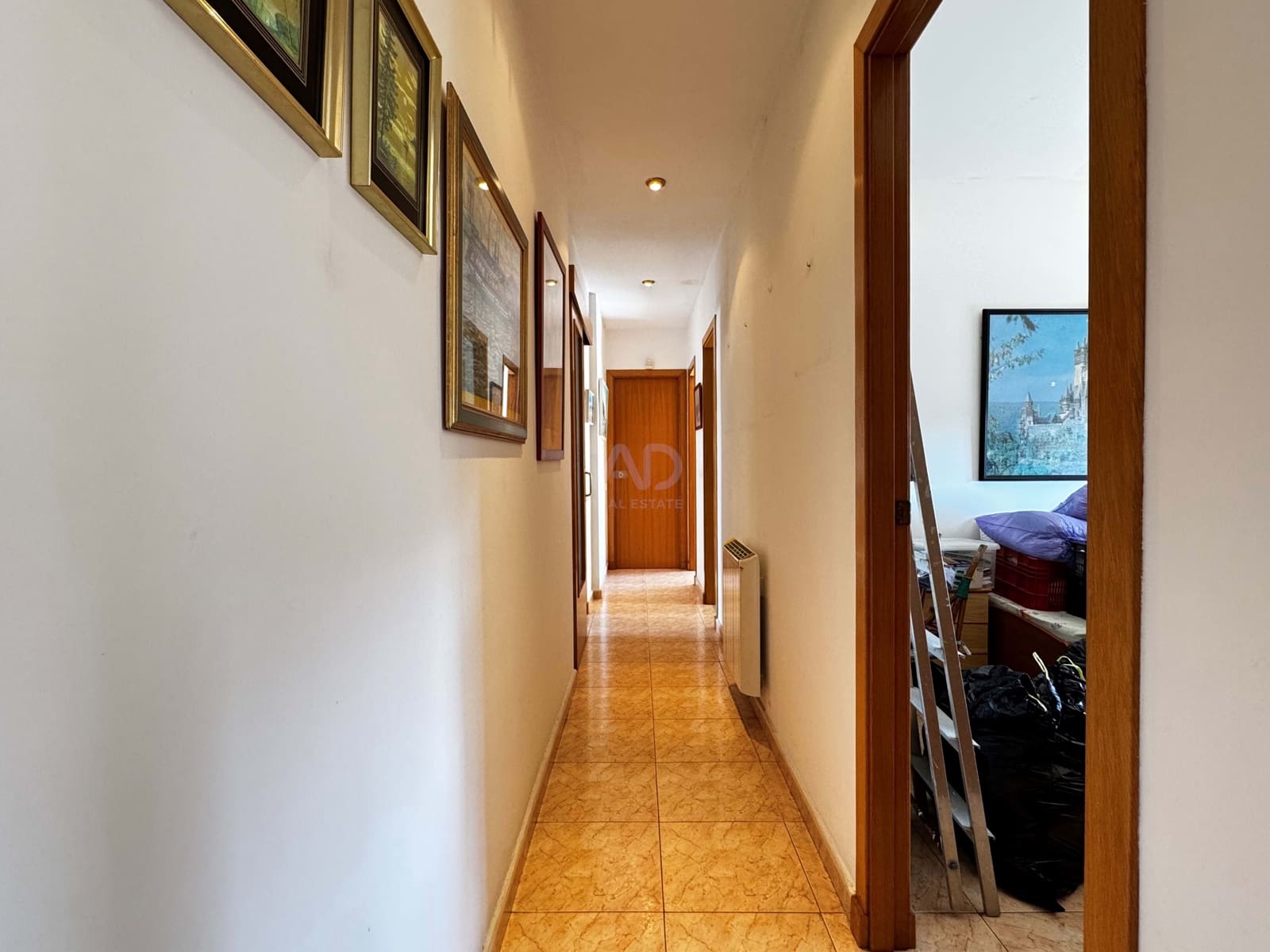 3 bedroom Villa for sale in Barcelona city with garage - € 667,000 (Ref: 9991437)