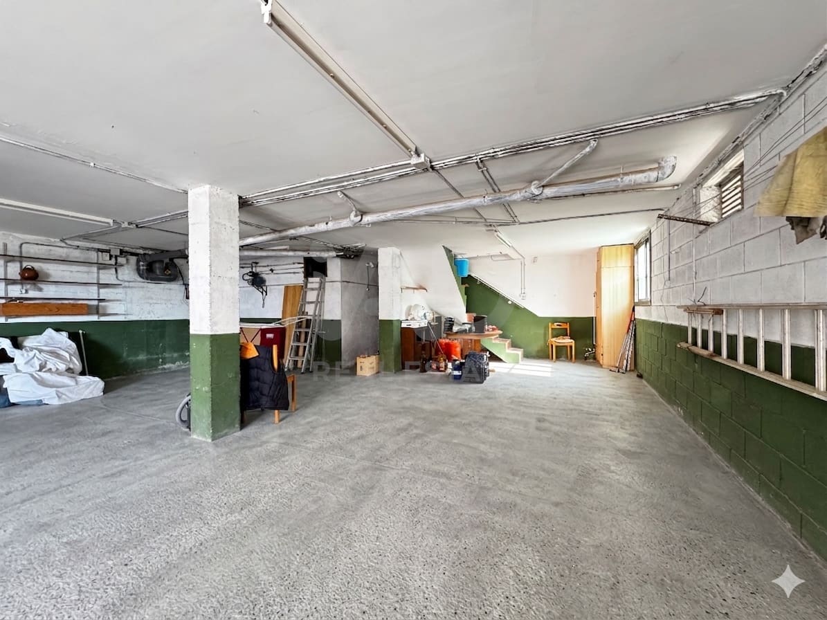 3 bedroom Villa for sale in Barcelona city with garage - € 667,000 (Ref: 9991437)