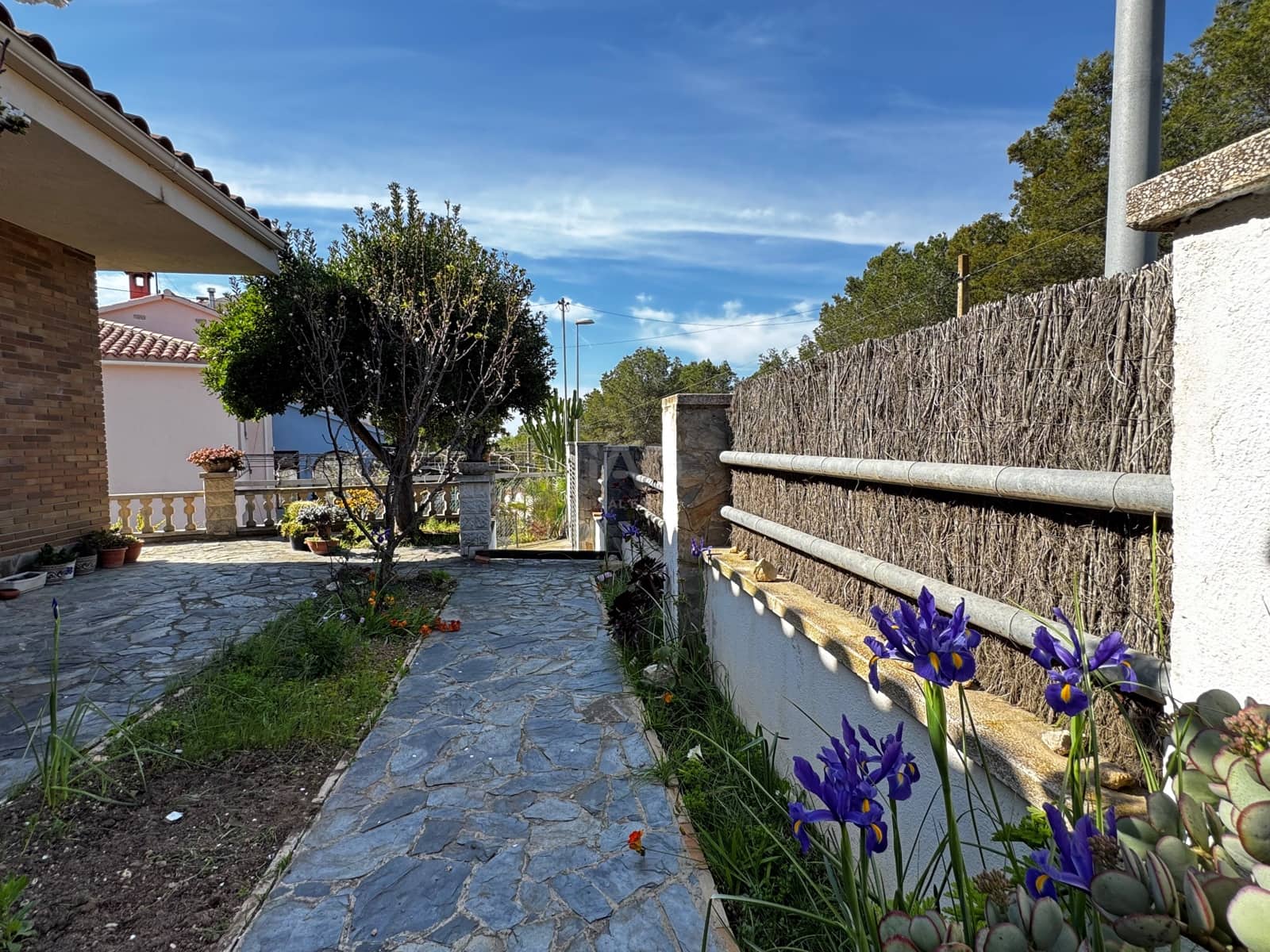 3 bedroom Villa for sale in Barcelona city with garage - € 667,000 (Ref: 9991437)