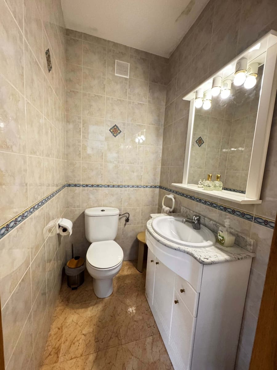 3 bedroom Villa for sale in Barcelona city with garage - € 667,000 (Ref: 9991437)