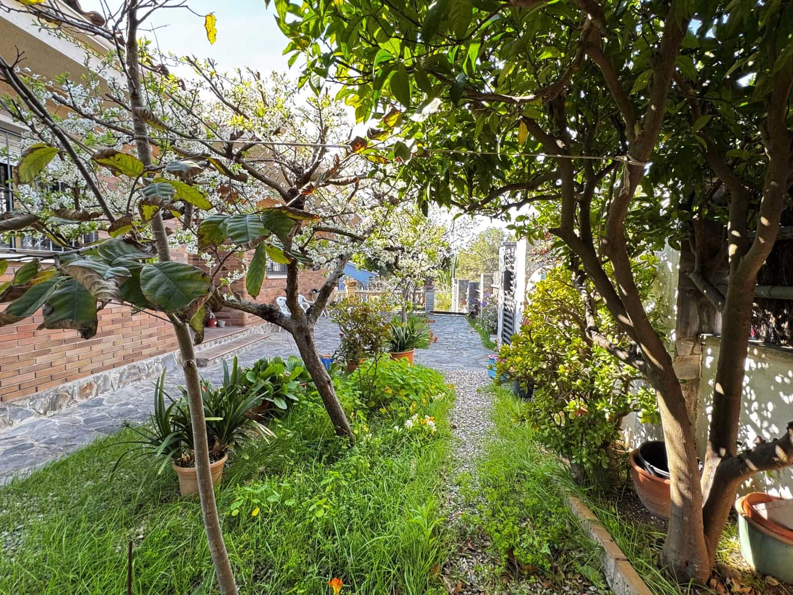 3 bedroom Villa for sale in Barcelona city with garage - € 667,000 (Ref: 9991437)