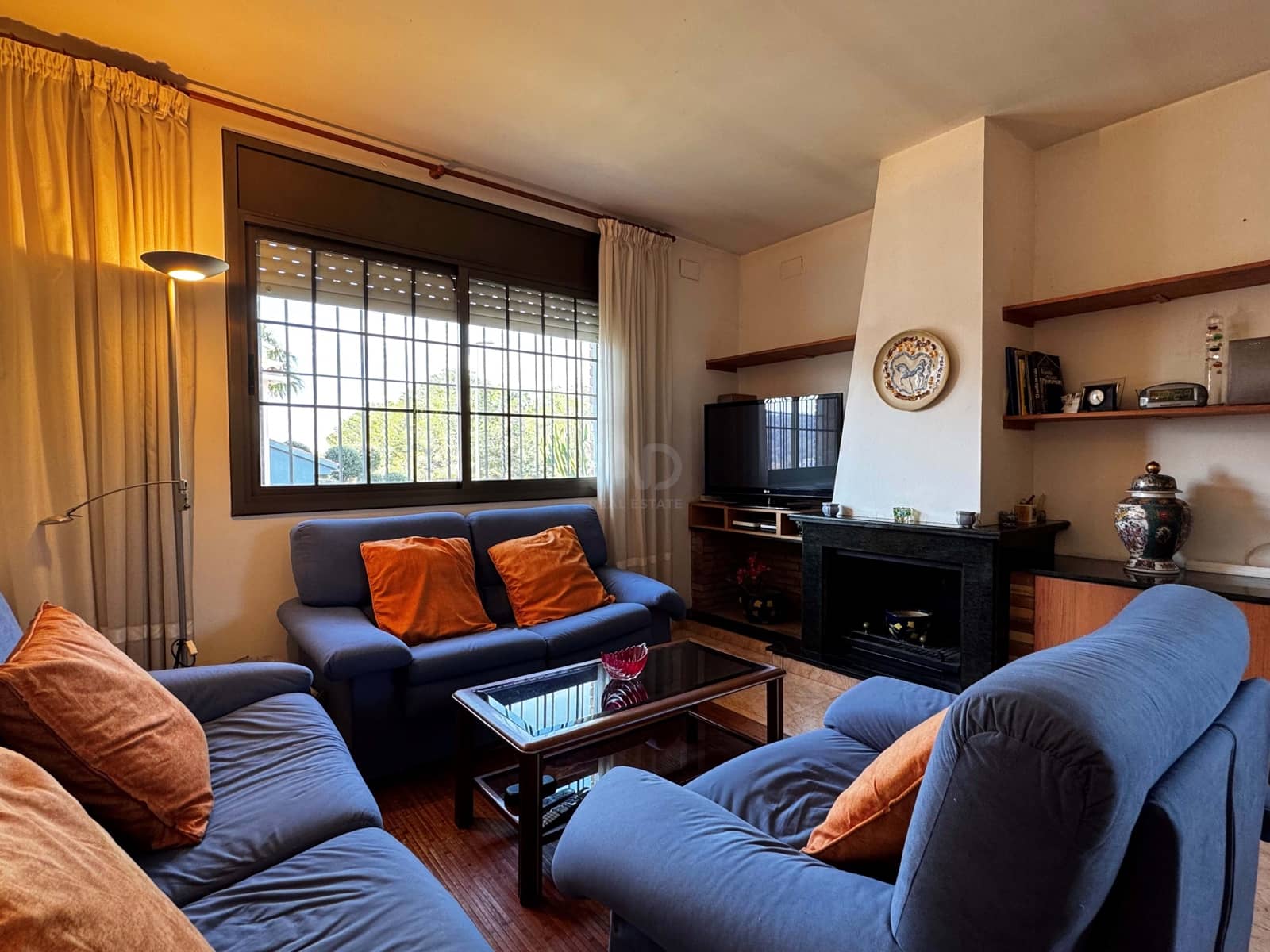 3 bedroom Villa for sale in Barcelona city with garage - € 667,000 (Ref: 9991437)