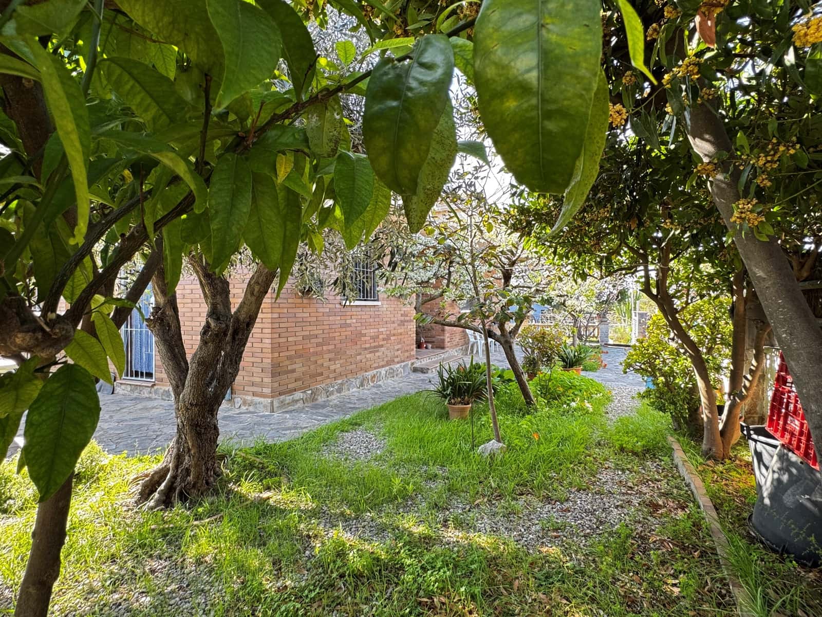 3 bedroom Villa for sale in Barcelona city with garage - € 667,000 (Ref: 9991437)