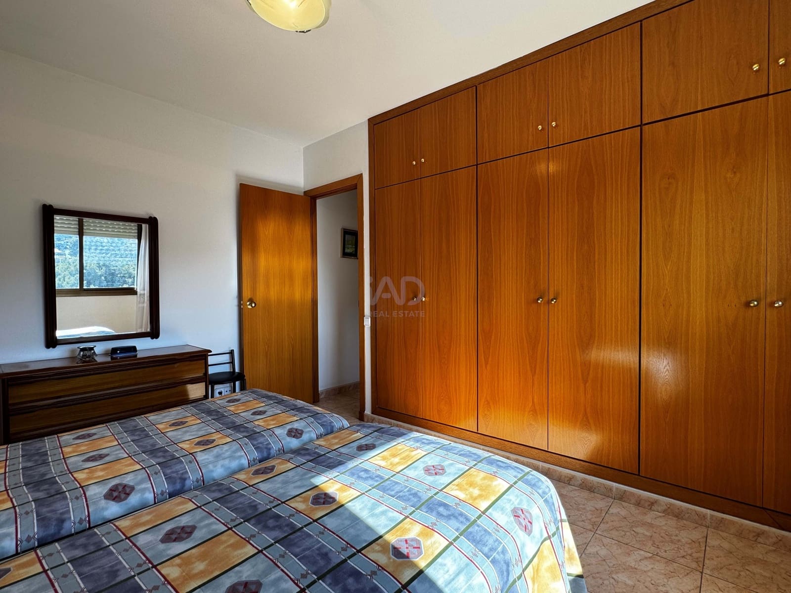 3 bedroom Villa for sale in Barcelona city with garage - € 667,000 (Ref: 9991437)