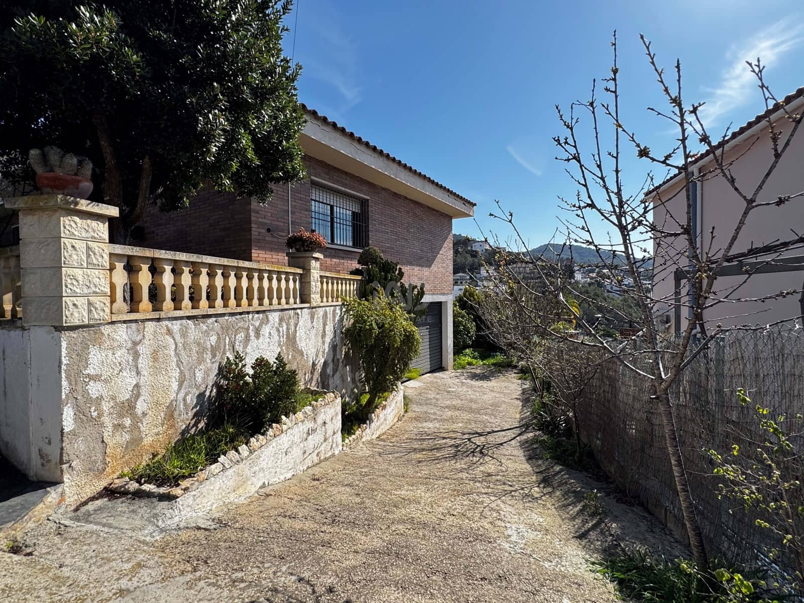 3 bedroom Villa for sale in Barcelona city with garage - € 667,000 (Ref: 9991437)