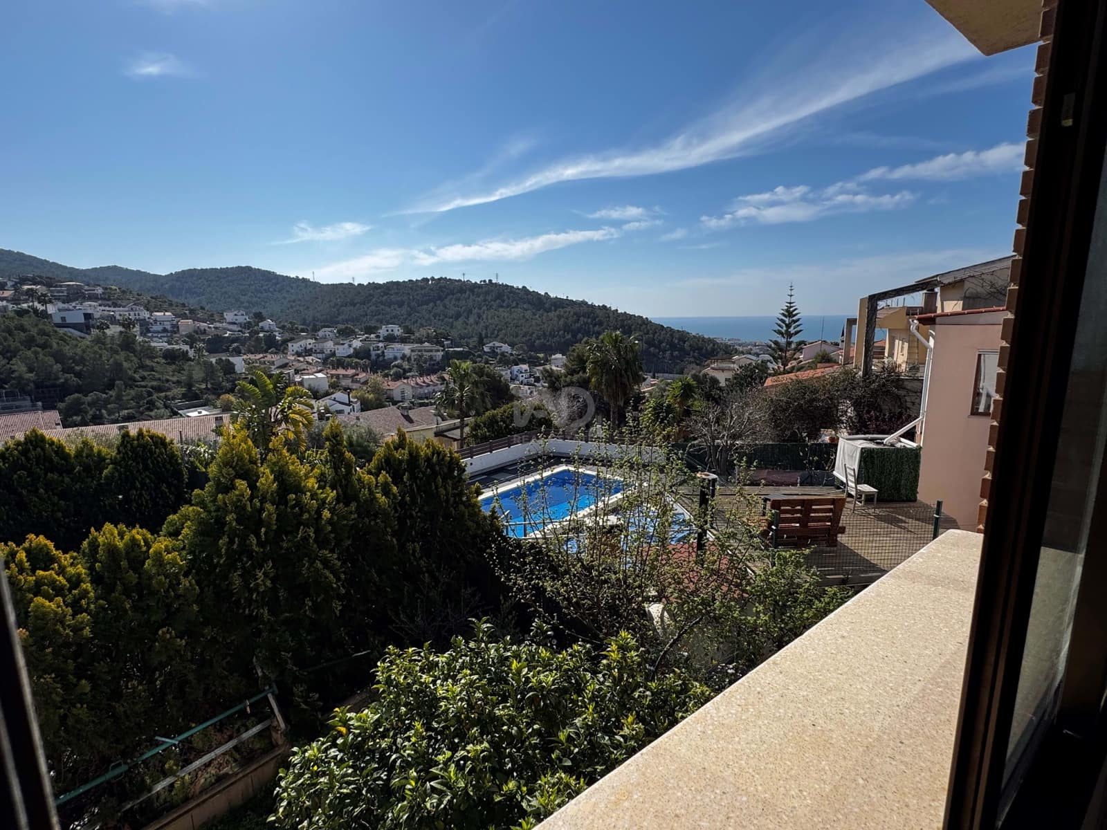 3 bedroom Villa for sale in Barcelona city with garage - € 667,000 (Ref: 9991437)