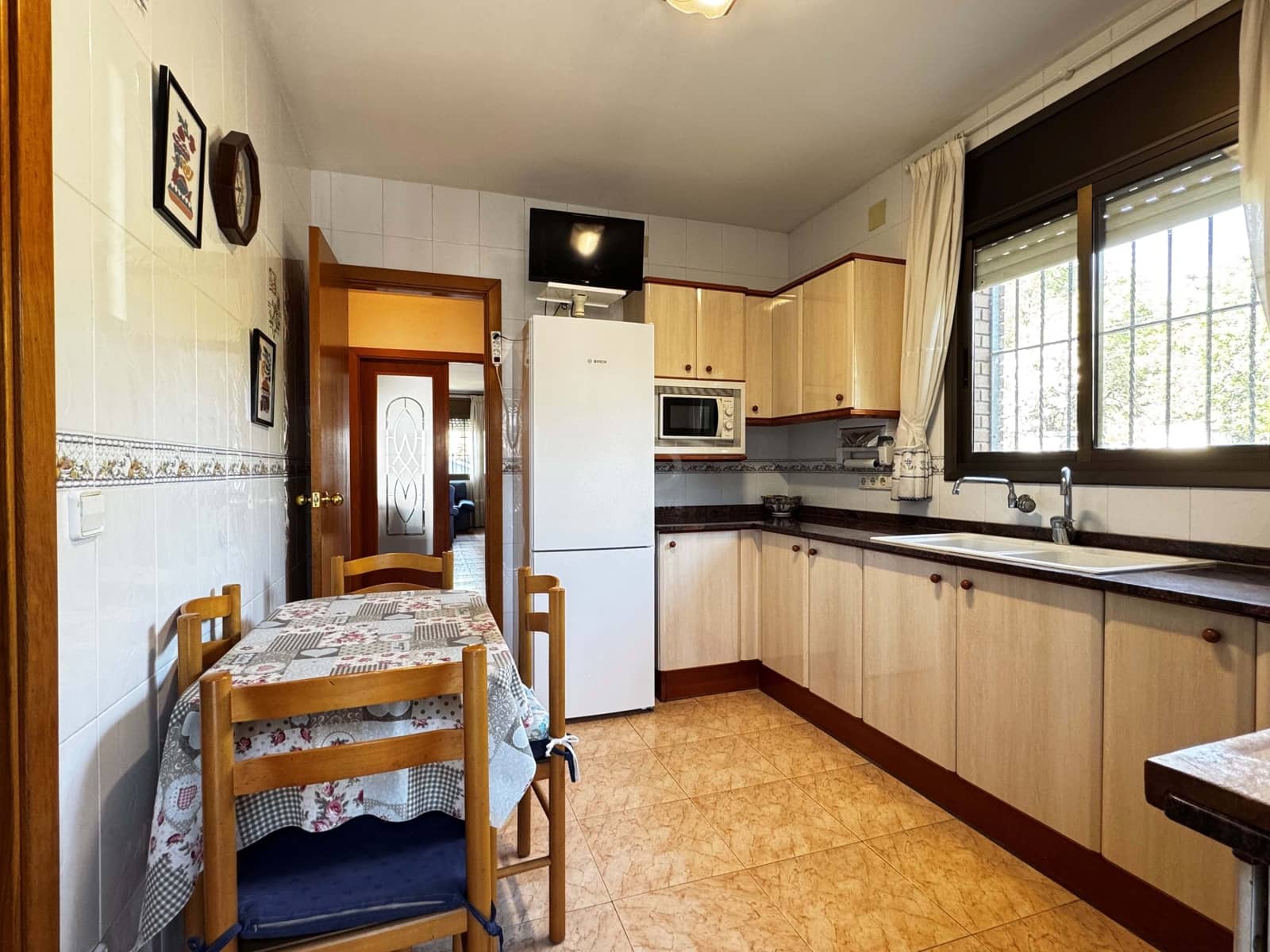 3 bedroom Villa for sale in Barcelona city with garage - € 667,000 (Ref: 9991437)