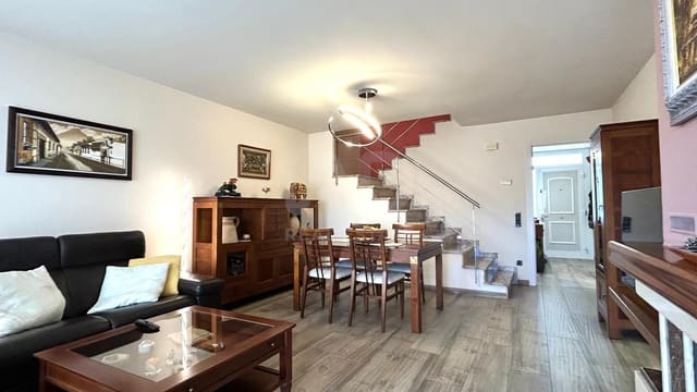 Adosado de 4 habitaciones en Lliçà d'Amunt en venta con piscina garaje - 550.000 € (Ref: 9991438)