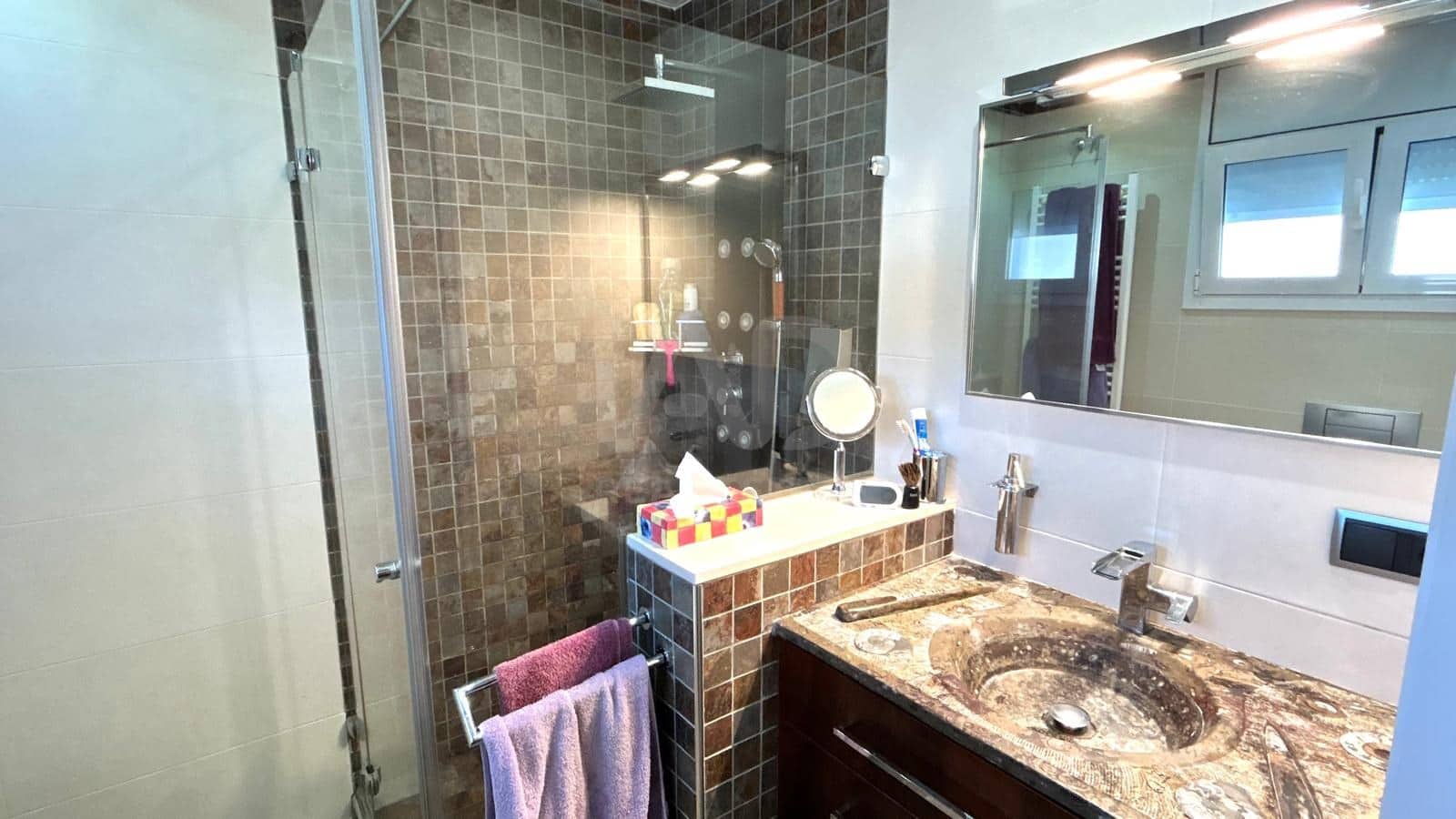 4 bedroom Terraced Villa for sale in Barcelona city with pool garage - € 550,000 (Ref: 9991438)