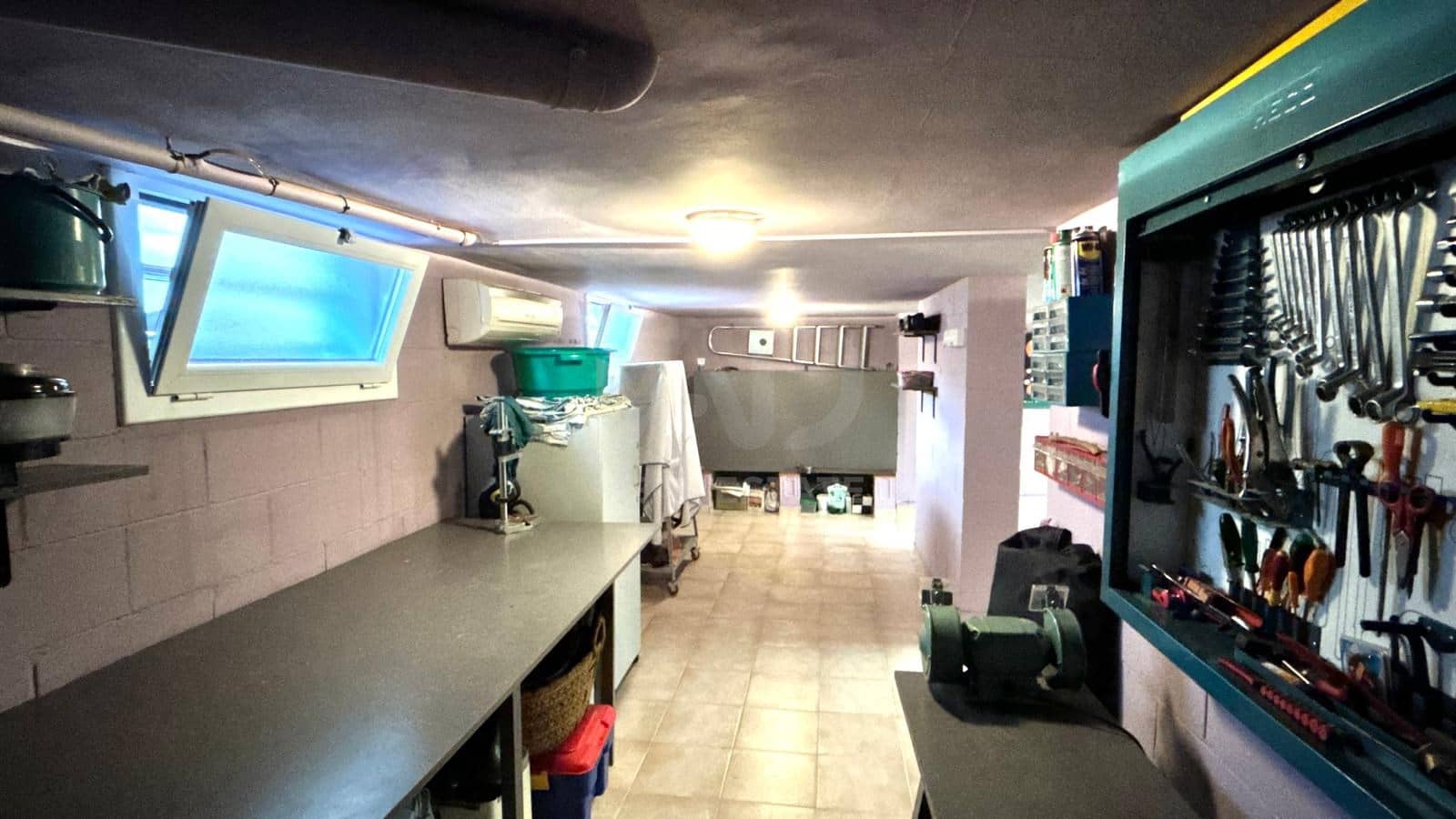 4 bedroom Terraced Villa for sale in Barcelona city with pool garage - € 550,000 (Ref: 9991438)