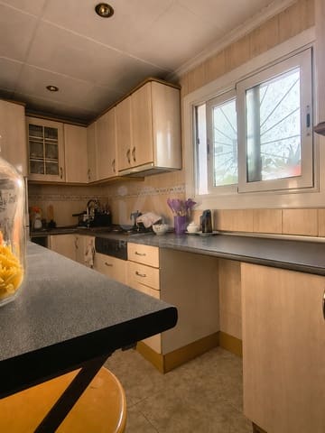3 soveværelse Penthouse til salg i Barcelona by - € 160.000 (Ref: 9991442)