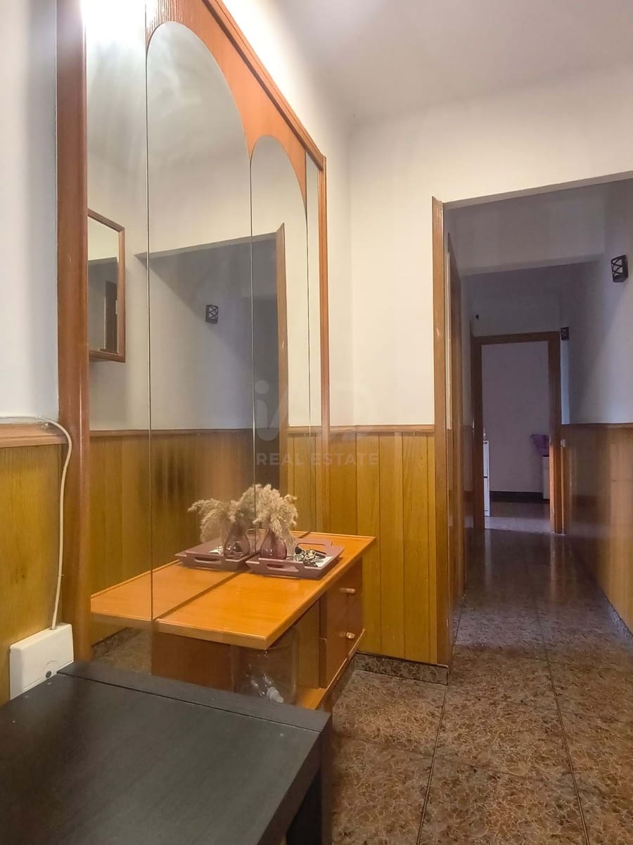 3 soveværelse Penthouse til salg i Barcelona by - € 160.000 (Ref: 9991442)