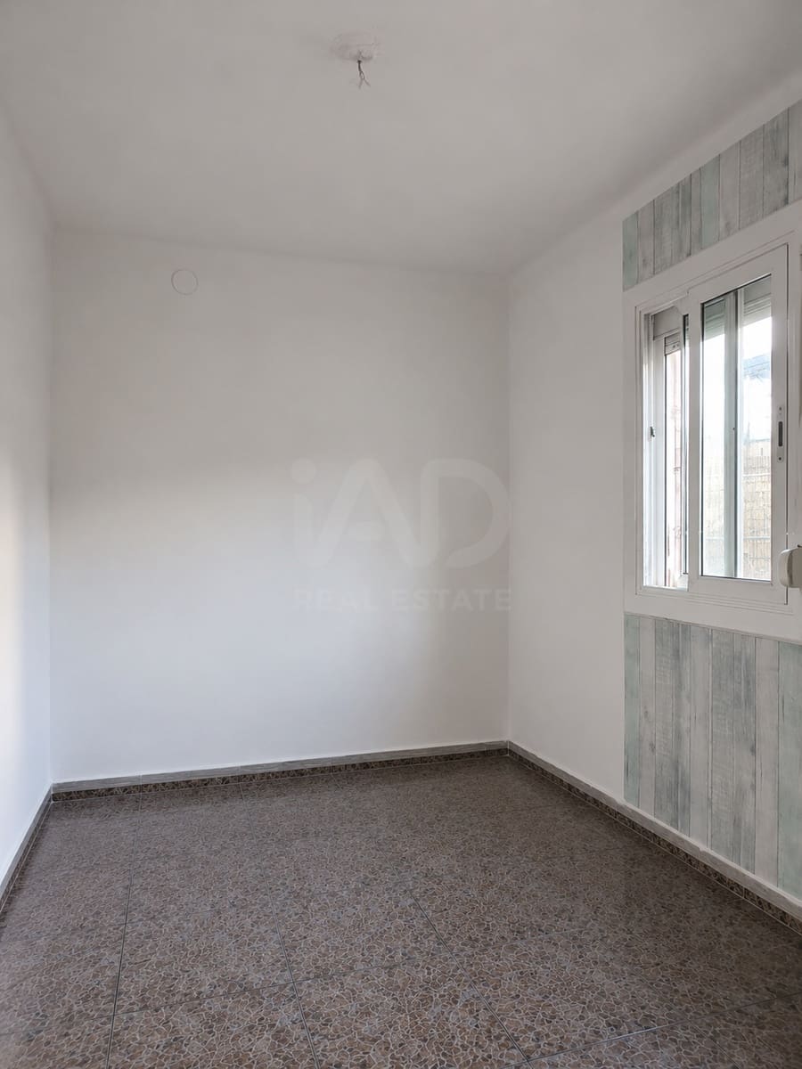 3 soveværelse Penthouse til salg i Barcelona by - € 160.000 (Ref: 9991442)