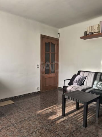 3 soveværelse Penthouse til salg i Barcelona by - € 160.000 (Ref: 9991442)