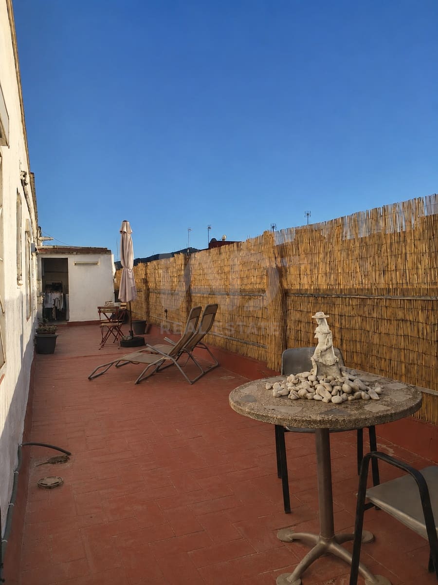 3 soveværelse Penthouse til salg i Barcelona by - € 160.000 (Ref: 9991442)
