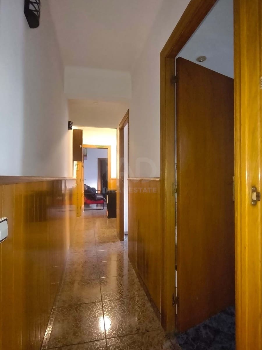 3 soveværelse Penthouse til salg i Barcelona by - € 160.000 (Ref: 9991442)