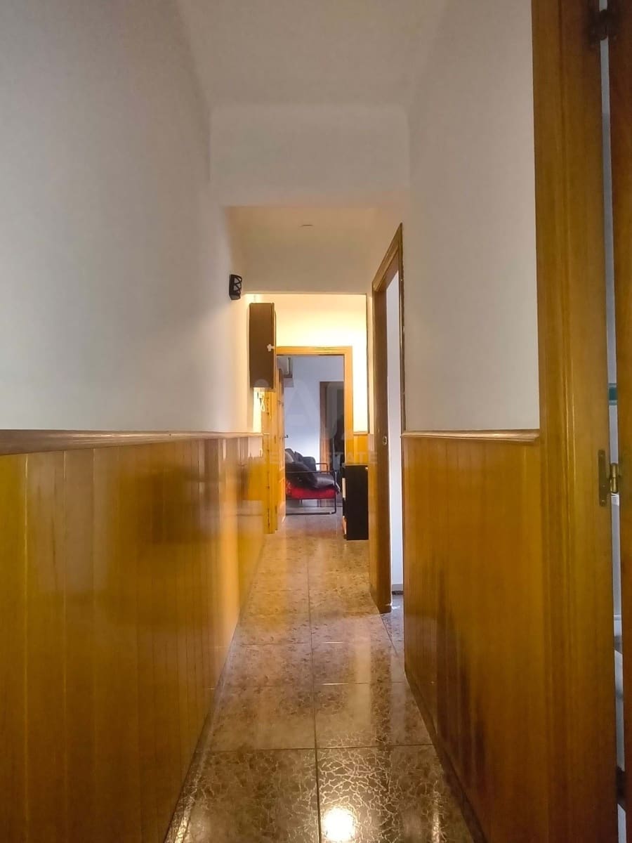 3 soveværelse Penthouse til salg i Barcelona by - € 160.000 (Ref: 9991442)