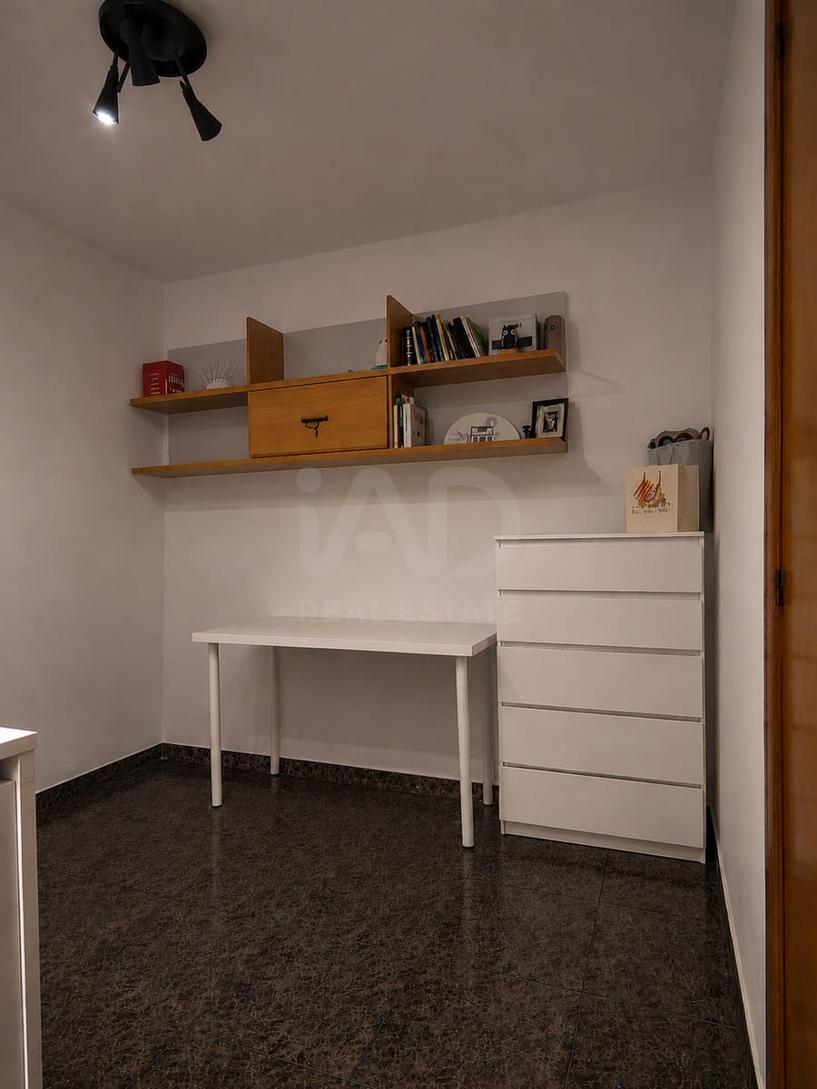 3 soveværelse Penthouse til salg i Barcelona by - € 160.000 (Ref: 9991442)