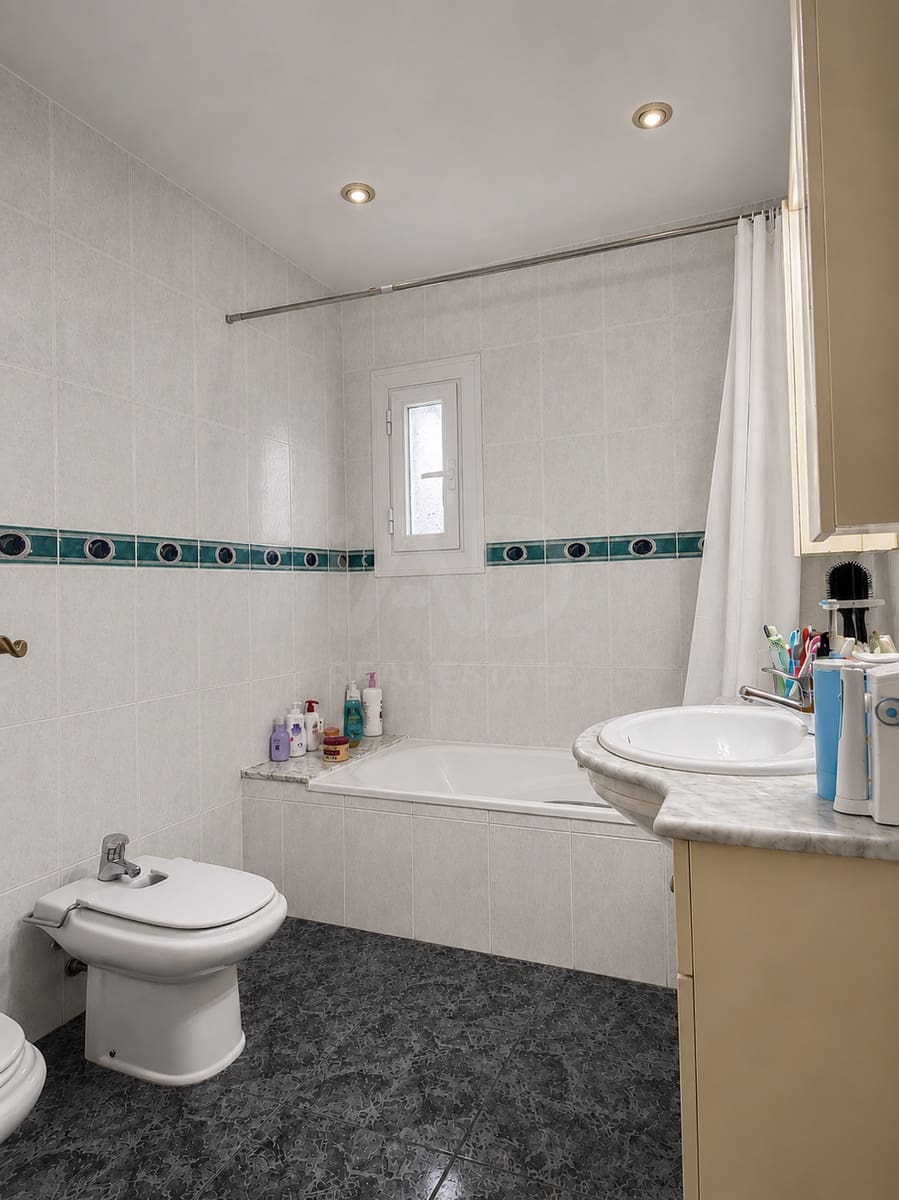 3 soveværelse Penthouse til salg i Barcelona by - € 160.000 (Ref: 9991442)
