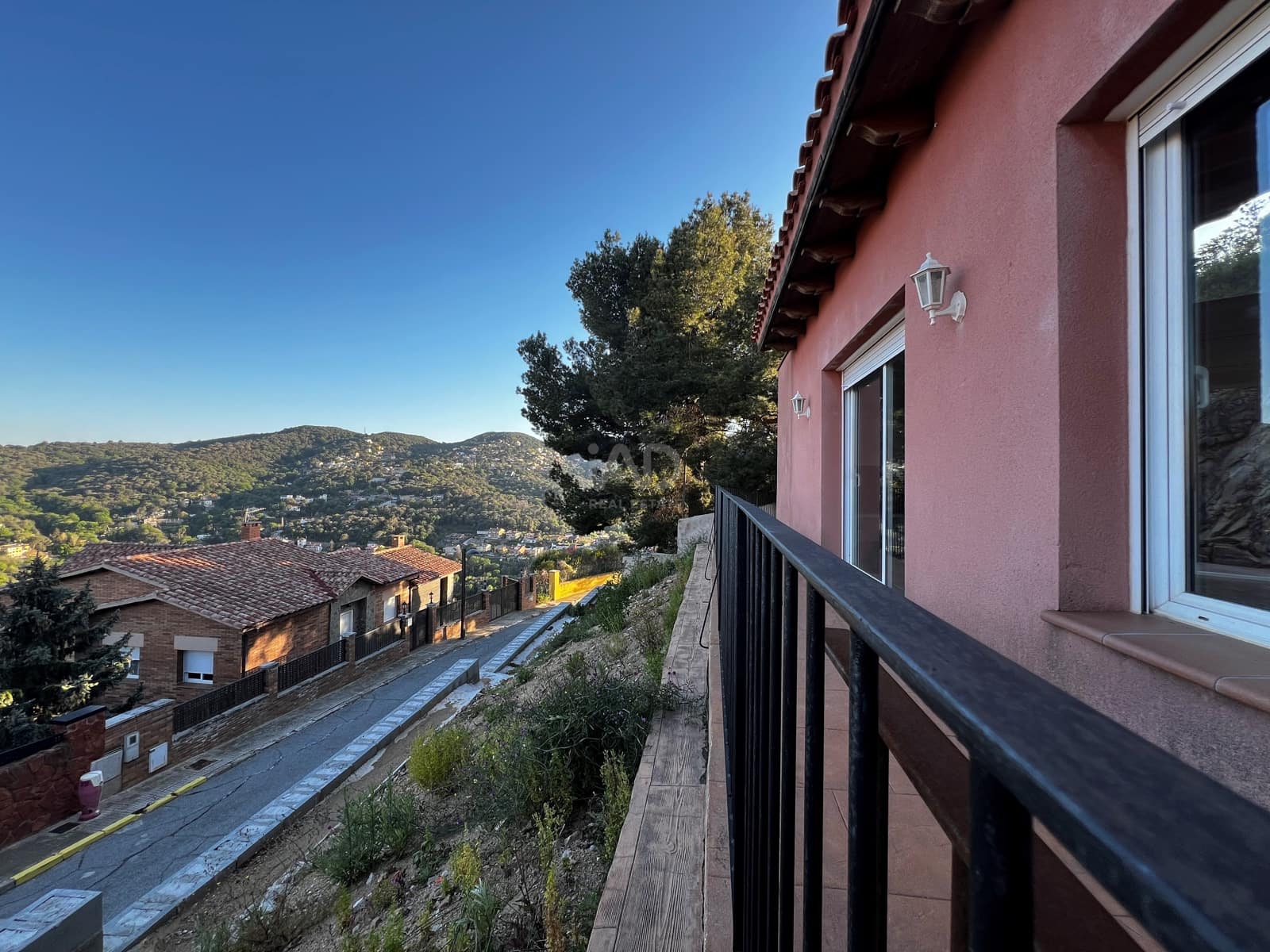 4 soverom Hus til salgs i Barcelona by - € 464 000 (Ref: 9991443)