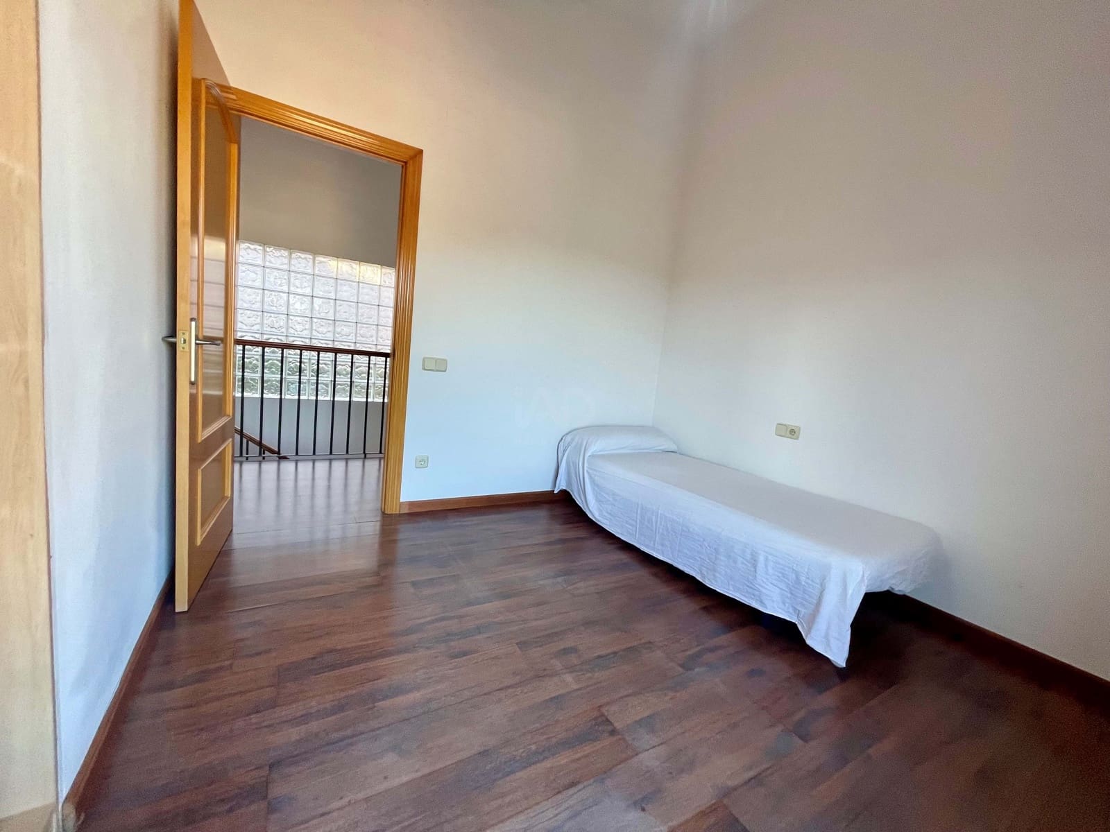 4 soverom Hus til salgs i Barcelona by - € 464 000 (Ref: 9991443)