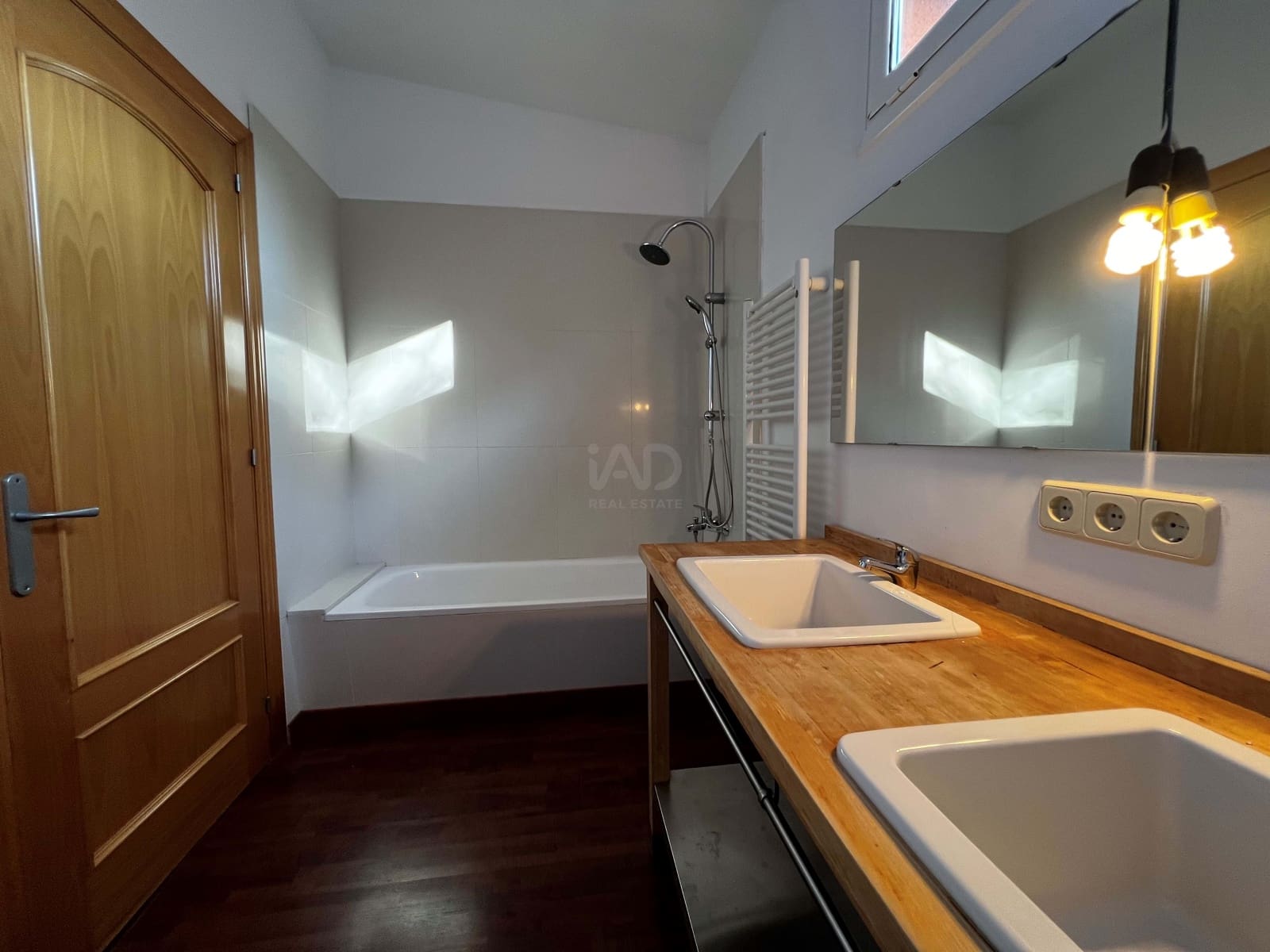4 soverom Hus til salgs i Barcelona by - € 464 000 (Ref: 9991443)