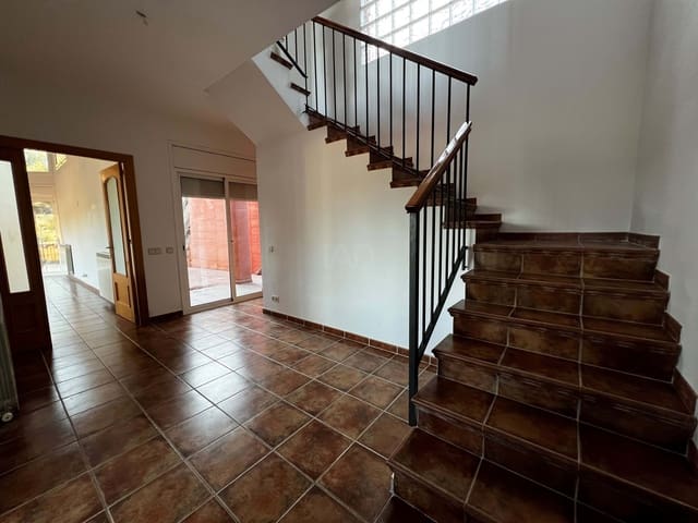 4 sovrum Hus till salu i Sant Fost de Campsentelles - 464 000 € (Ref: 9991443)