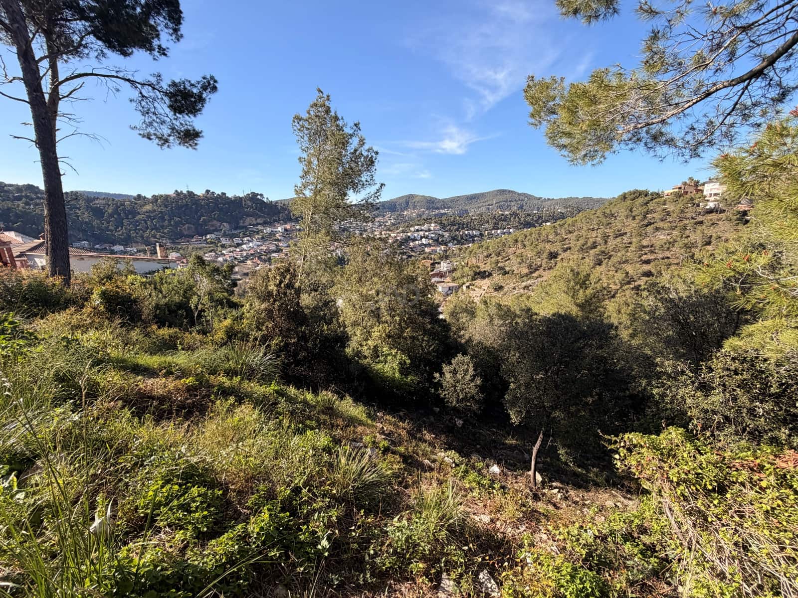Byggetomt til salgs i Barcelona by - € 35 000 (Ref: 9991445)