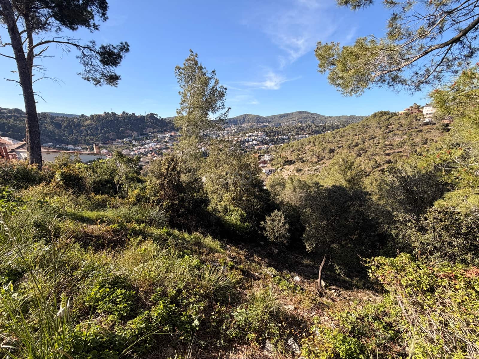 Byggetomt til salgs i Barcelona by - € 35 000 (Ref: 9991445)