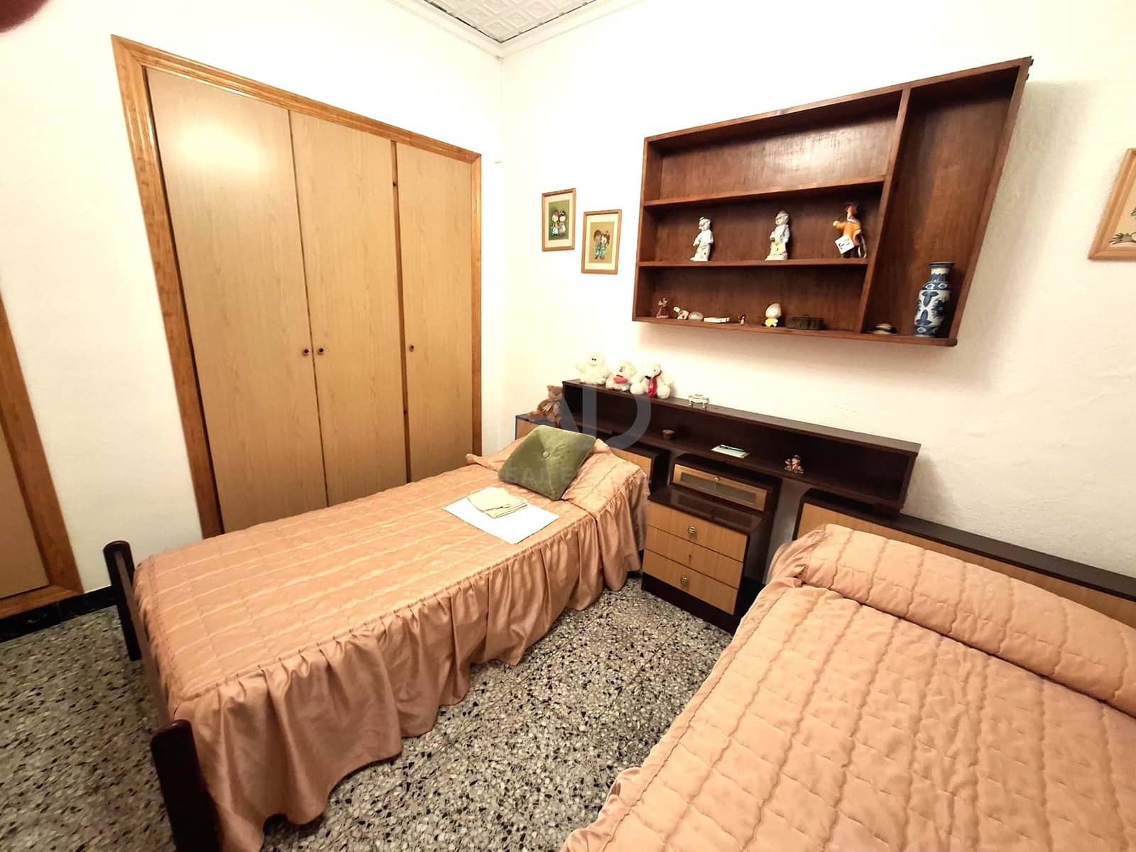3 bedroom Townhouse for sale in Alicante / Alacant city - € 145,000 (Ref: 9991453)