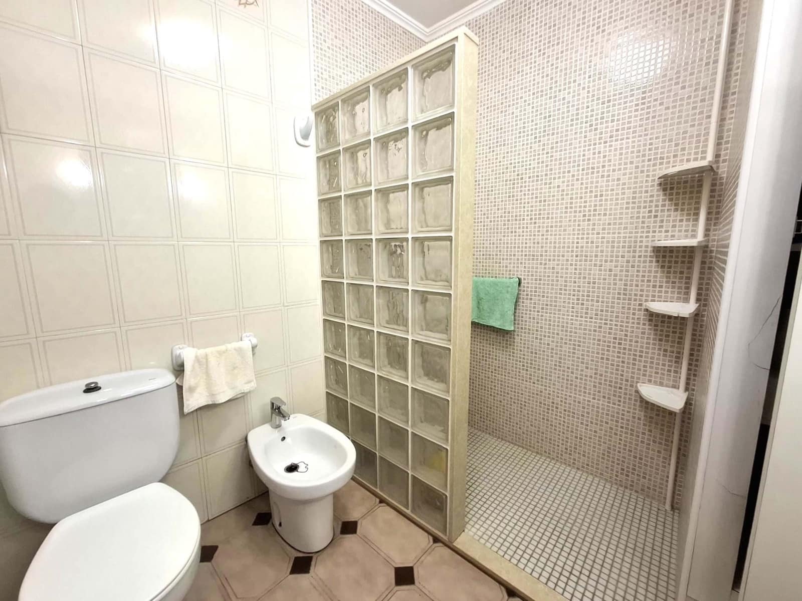 3 bedroom Townhouse for sale in Alicante / Alacant city - € 145,000 (Ref: 9991453)