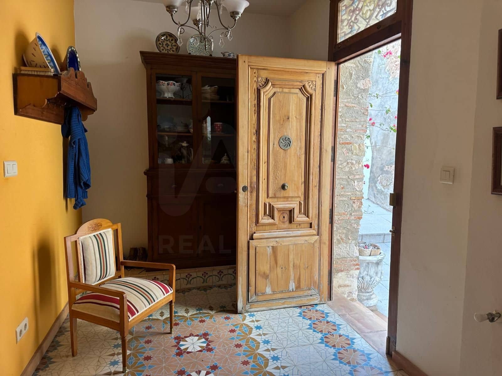 5 soverom Hus til salgs i Valencia by - € 330 000 (Ref: 9991455)
