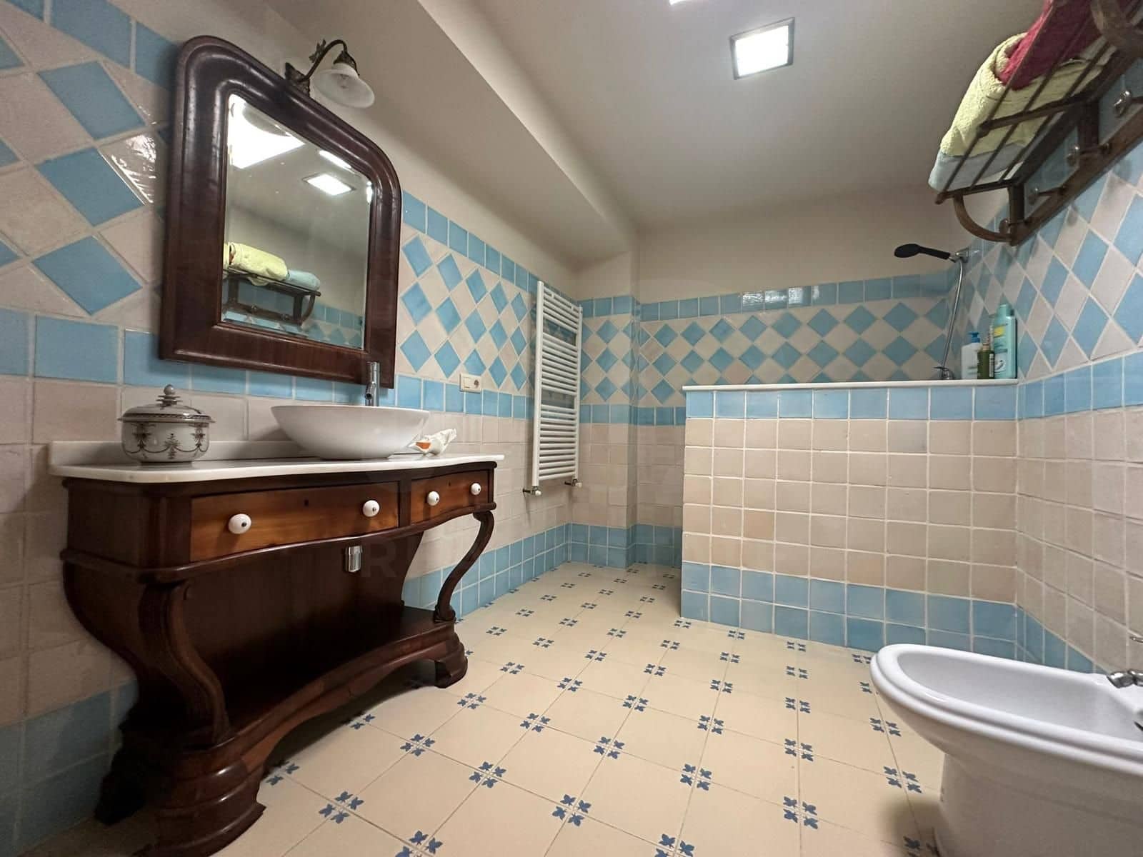 5 soverom Hus til salgs i Valencia by - € 330 000 (Ref: 9991455)