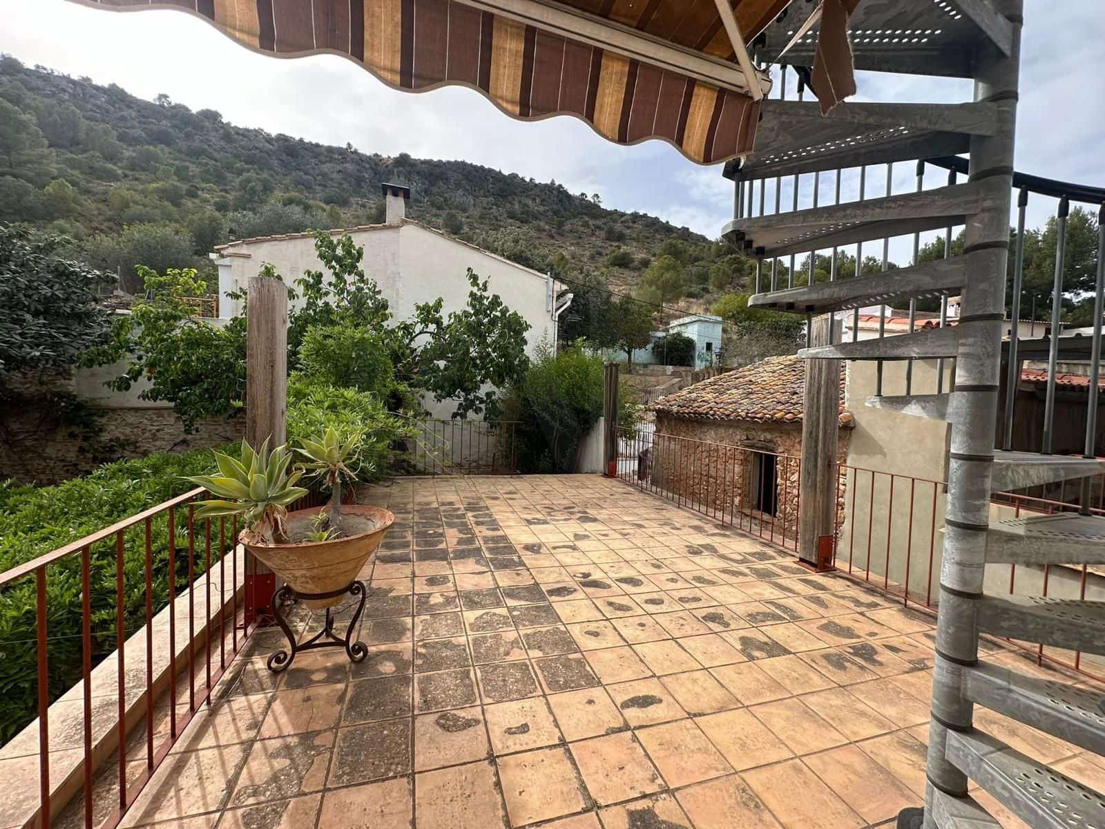 5 soverom Hus til salgs i Valencia by - € 330 000 (Ref: 9991455)